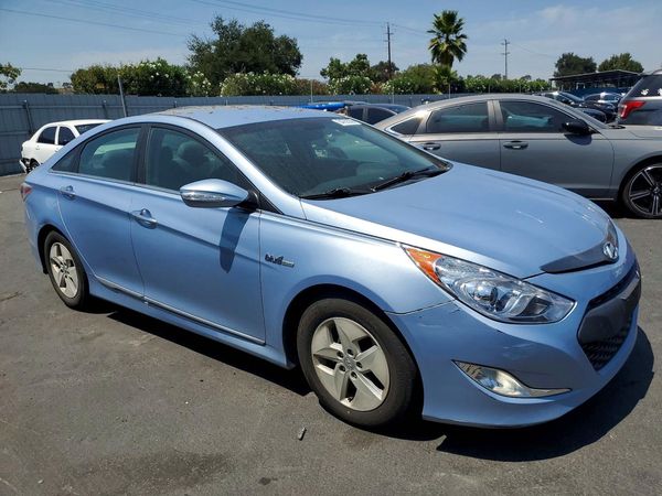 2012 HYUNDAI SONATA Middle level