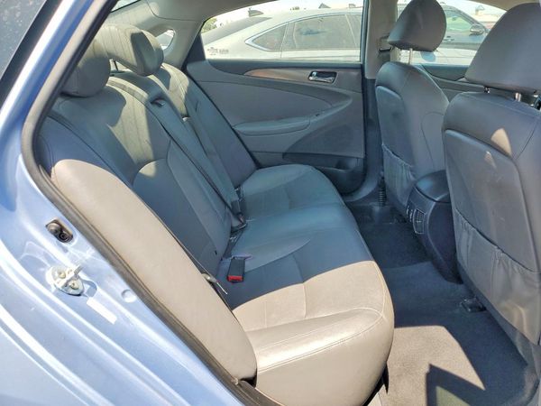2012 HYUNDAI SONATA Middle level