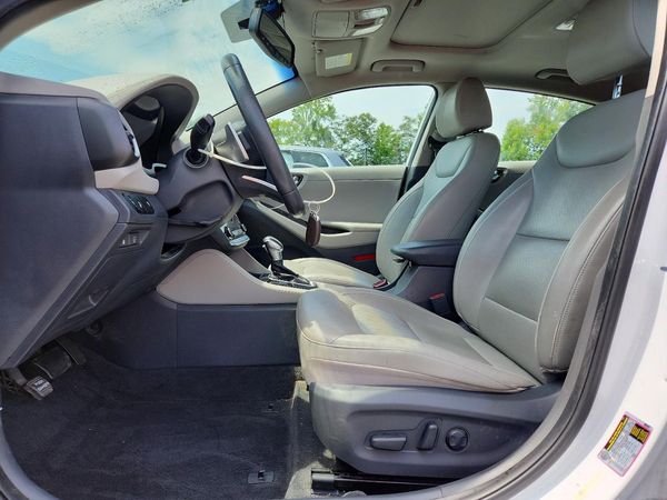 2018 HYUNDAI IONIQ Limited (HEV)