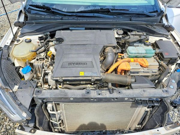 2018 HYUNDAI IONIQ Limited (HEV)