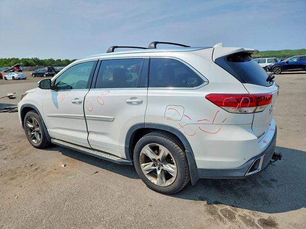 2018 TOYOTA HIGHLANDER