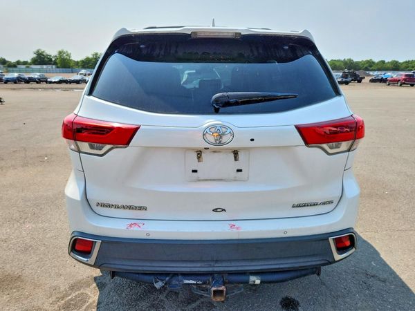 2018 TOYOTA HIGHLANDER