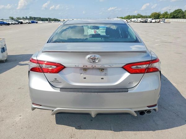 2018 TOYOTA CAMRY