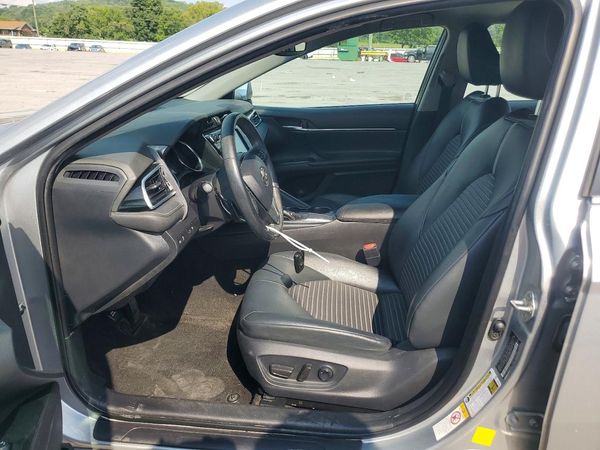 2018 TOYOTA CAMRY