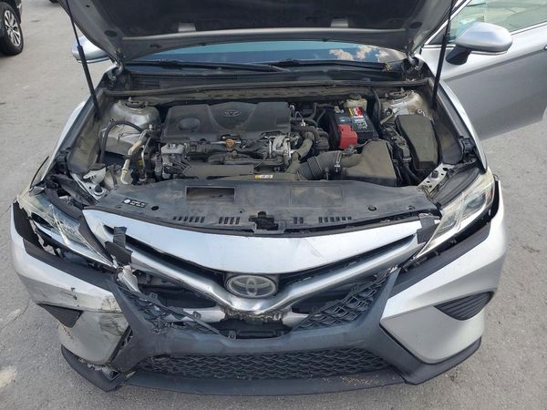 2018 TOYOTA CAMRY
