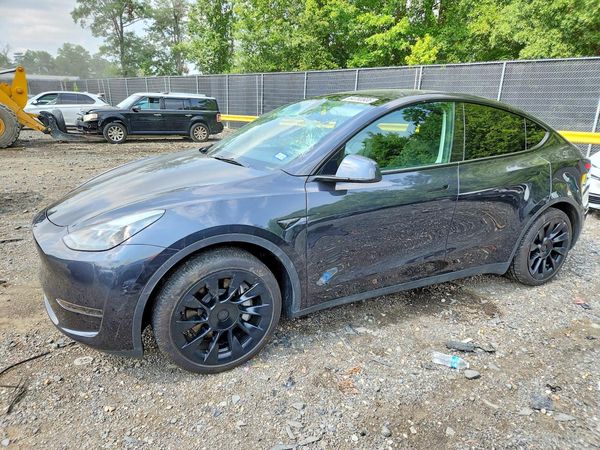 2024 TESLA MODEL Y