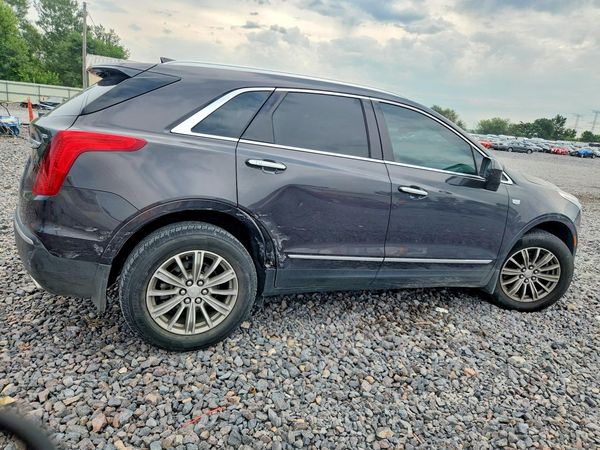 2017 CADILLAC XT5