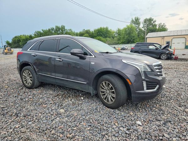 2017 CADILLAC XT5