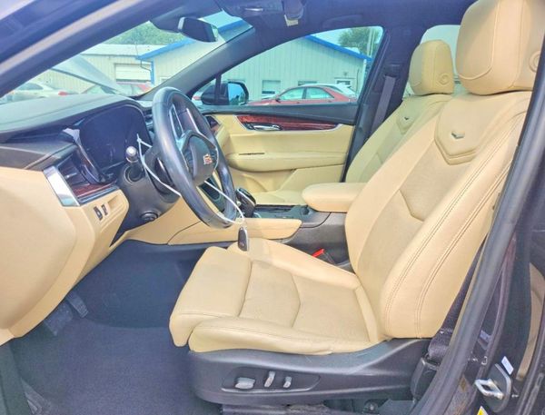2017 CADILLAC XT5
