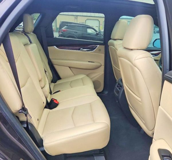 2017 CADILLAC XT5