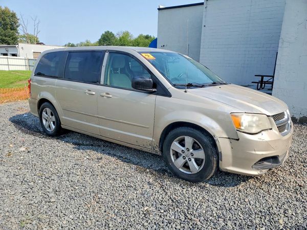 2013 DODGE CARAVAN SE — Passenger 3/4