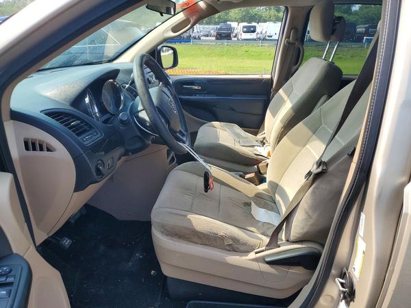 2013 DODGE CARAVAN SE — DENT