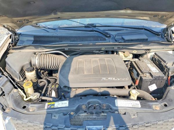 2013 DODGE CARAVAN SE — Engine bay