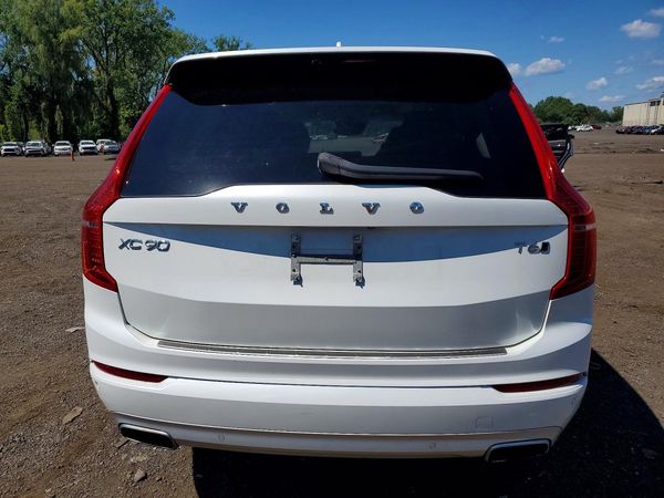 2020 VOLVO XC90 Momentum — DIRR