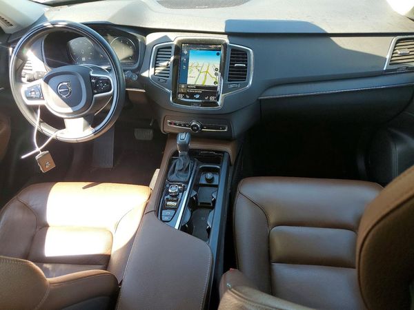2020 VOLVO XC90 Momentum — CKPT