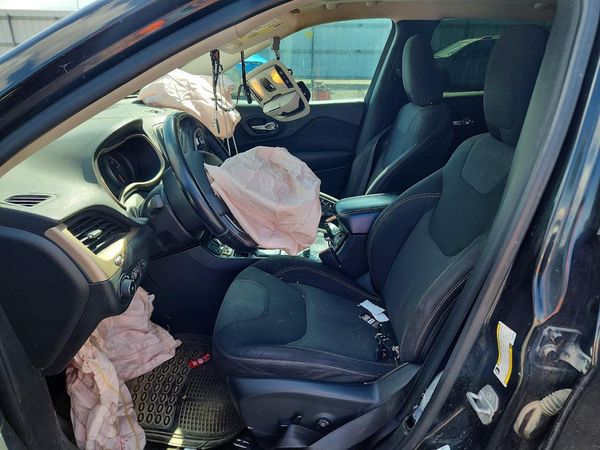 2016 JEEP CHEROKEE Latitude/Longitude/North — DENT