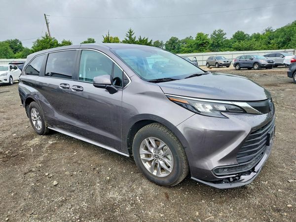 2024 TOYOTA SIENNA LE