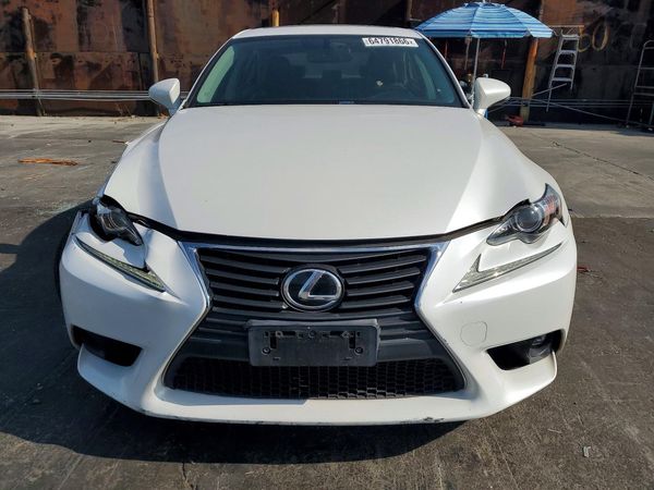 2016 LEXUS IS 200t