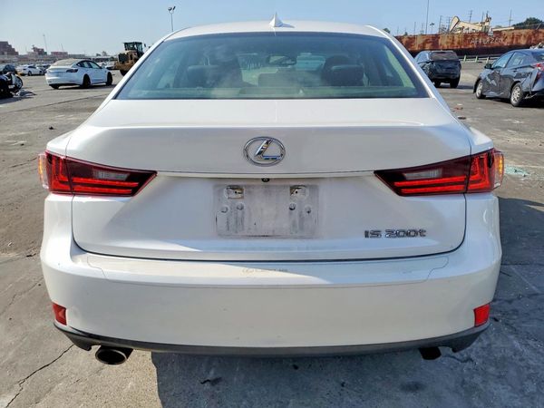 2016 LEXUS IS 200t