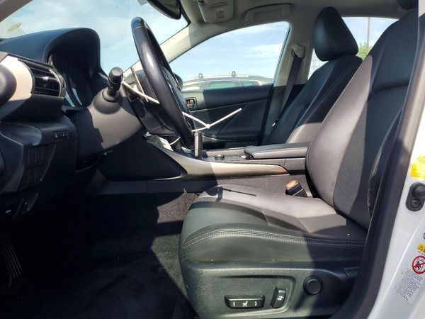 2016 LEXUS IS 200t