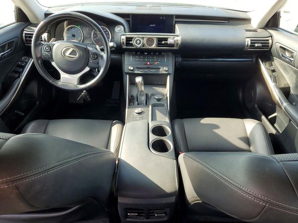 2016 LEXUS IS 200t