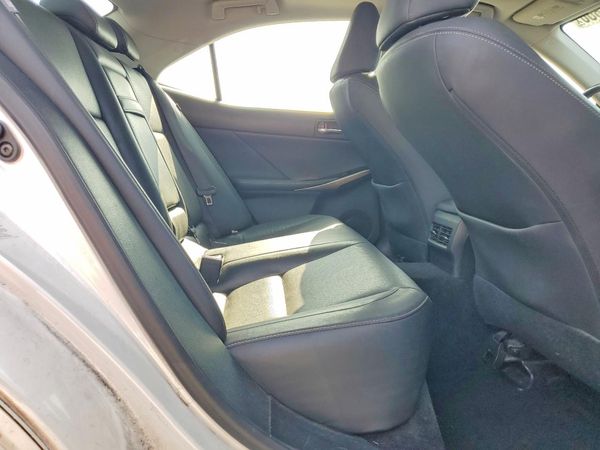2016 LEXUS IS 200t