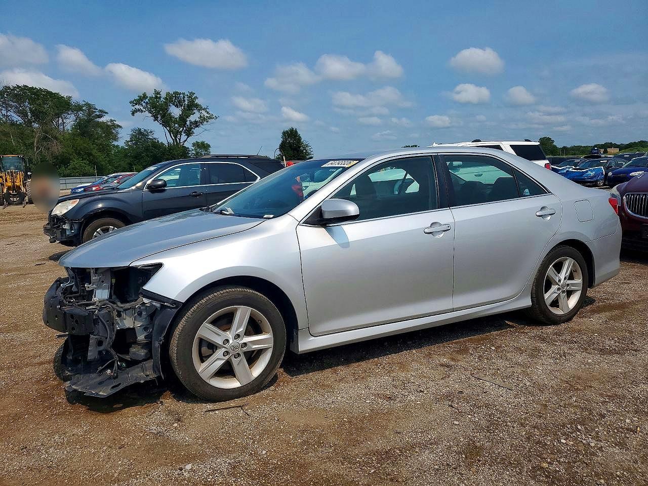 2014 TOYOTA CAMRY