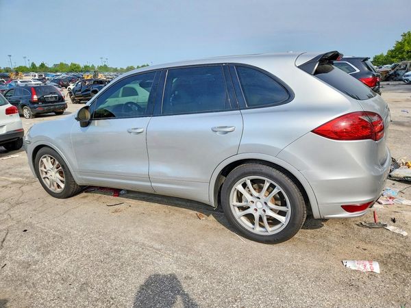 2012 PORSCHE CAYENNE