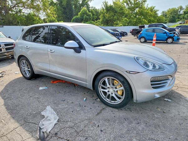 2012 PORSCHE CAYENNE