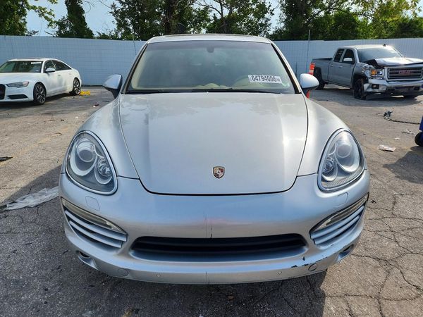 2012 PORSCHE CAYENNE