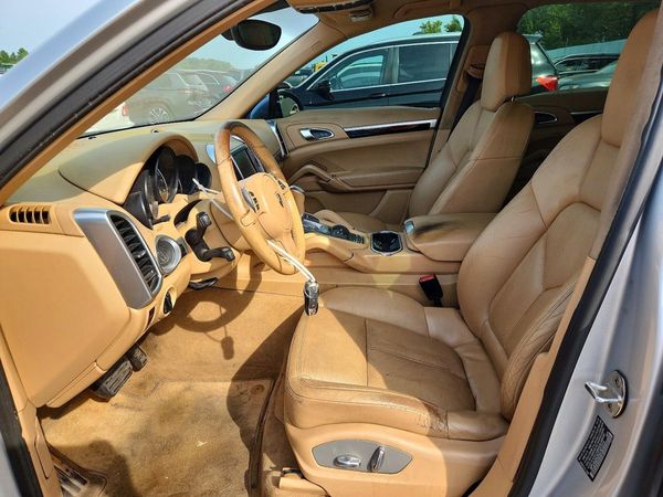 2012 PORSCHE CAYENNE