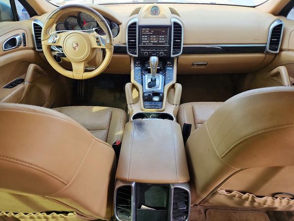 2012 PORSCHE CAYENNE