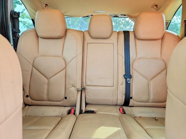 2012 PORSCHE CAYENNE