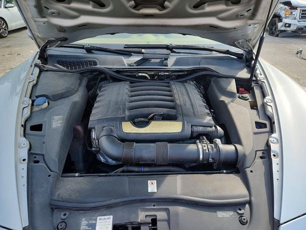 2012 PORSCHE CAYENNE