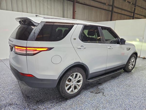 2019 LAND ROVER DISCOVERY SE