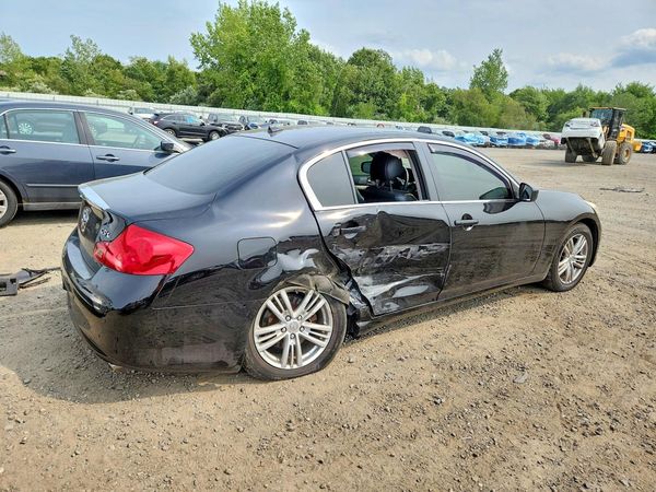 2013 INFINITI G37