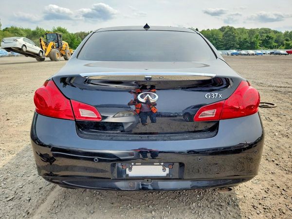 2013 INFINITI G37