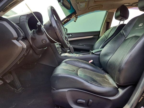 2013 INFINITI G37