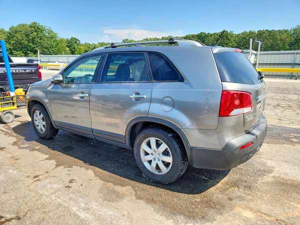 2013 KIA SORENTO Base / LX