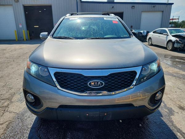 2013 KIA SORENTO Base / LX