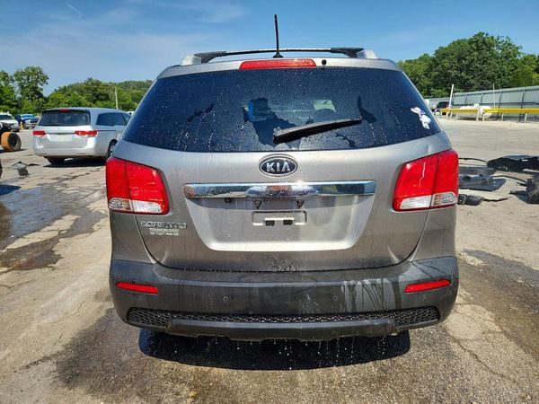 2013 KIA SORENTO Base / LX