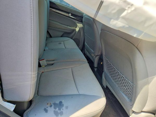2013 KIA SORENTO Base / LX