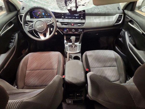 2025 KIA SELTOS LX