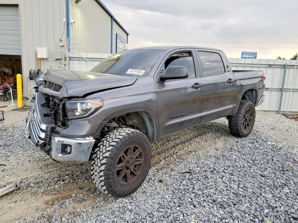 2018 TOYOTA TUNDRA