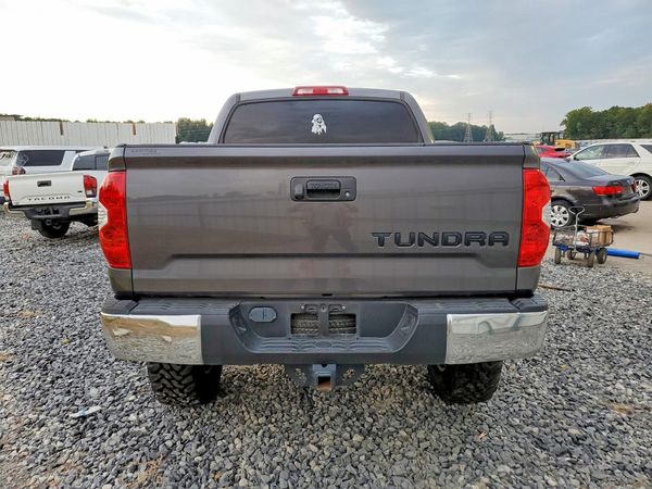 2018 TOYOTA TUNDRA