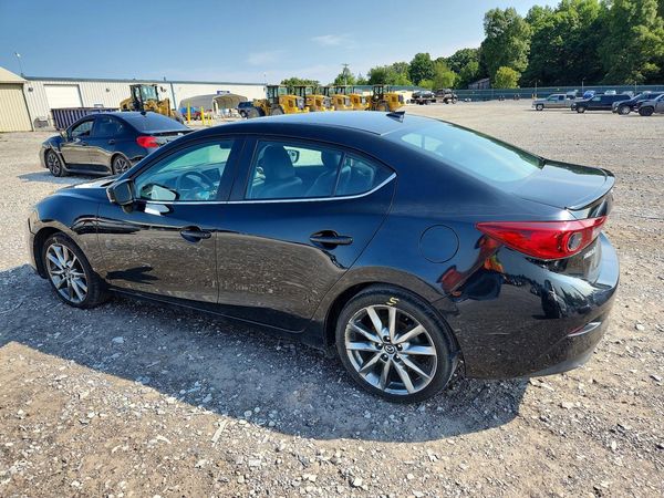 2018 MAZDA 3