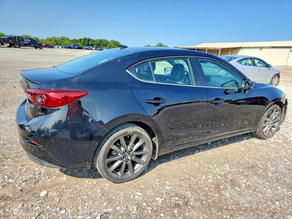 2018 MAZDA 3