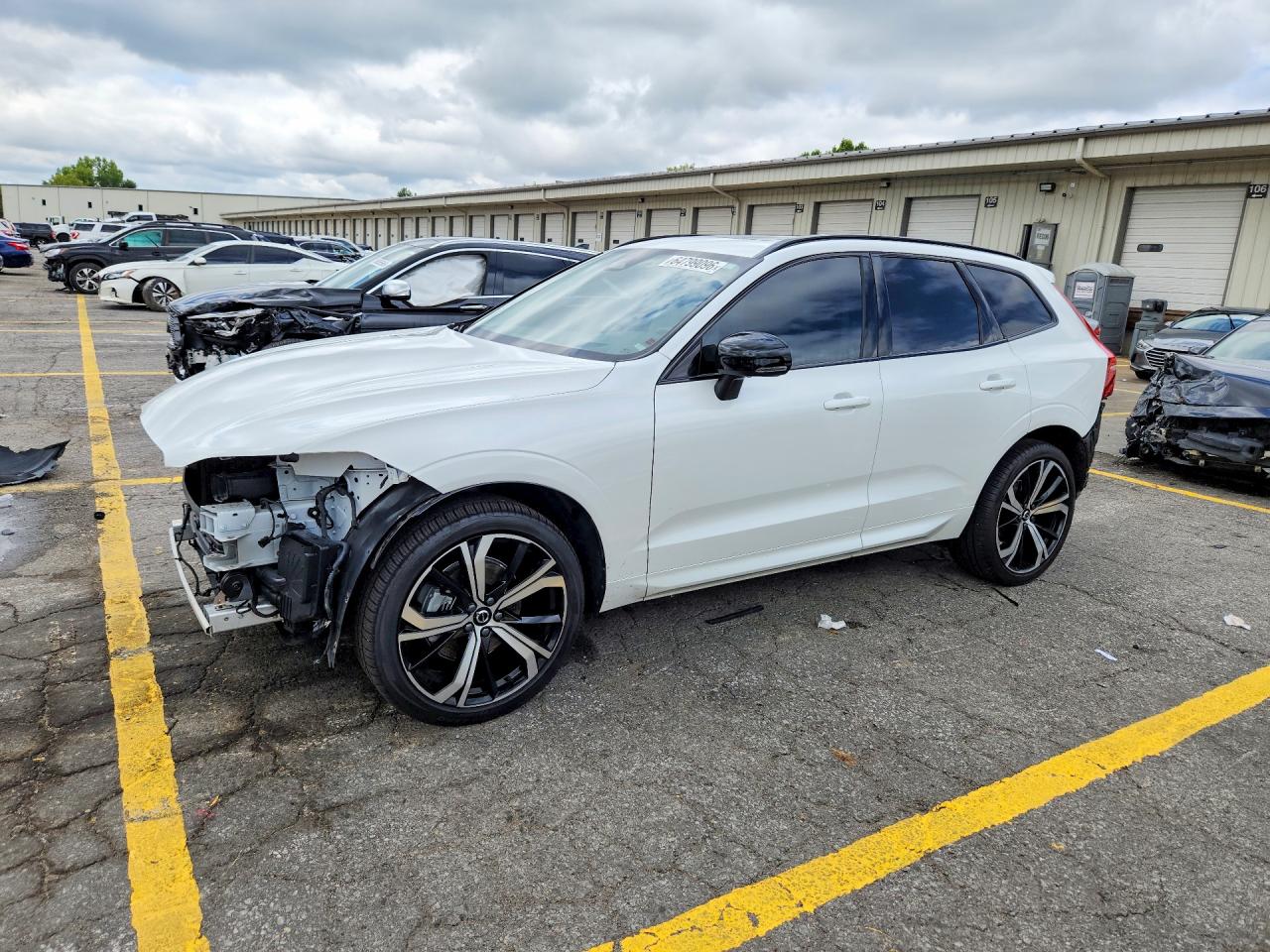 2025 VOLVO XC60 Ultra Dark