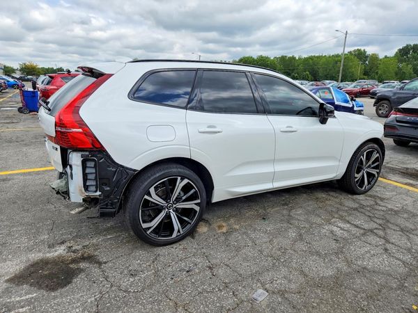 2025 VOLVO XC60 Ultra Dark