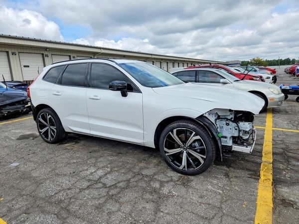 2025 VOLVO XC60 Ultra Dark